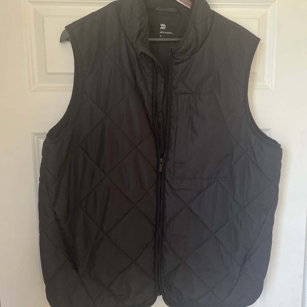 All in Motion Men's Quilted Puffer Vest Sport Equestrian Prep Outdoors